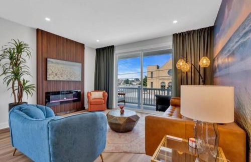 1 Block to Beach, Park 3 cars, Game Room and Balcony - Foto 7