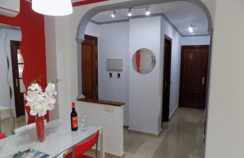 La Farola Centro de Málaga con Parking 445 Max - Photo 3