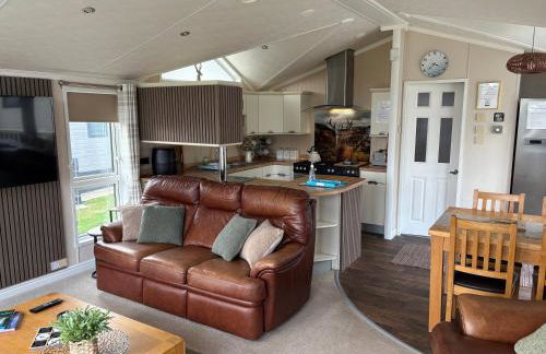 Hot Tub Lodge with Panoramic Views & Free Golf - Foto 9