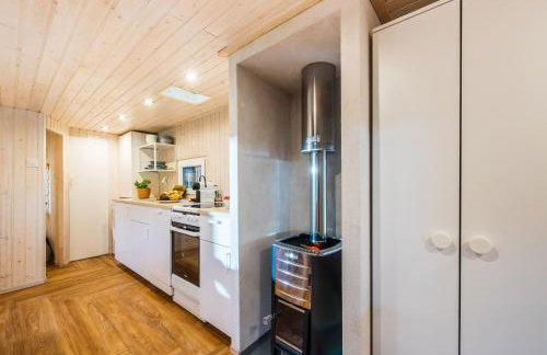 Domek lubiana180 SCANDI wśród drzew JACUZZI SAUNA KOMiNEK i TARAS na dachu jezioro Kaszuby Pieski tylko do 10kg za dodatkową opłatą - Foto 32