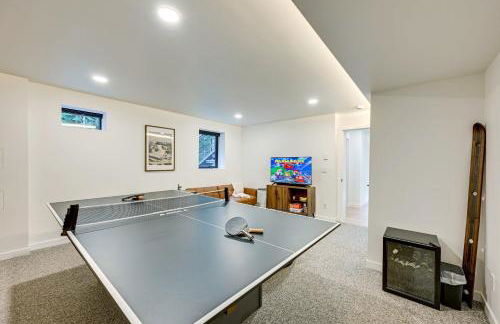 Ski In and Out The Mountainside House with Hot Tub! - Foto 34