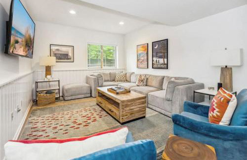 Coastal Cottage by Juniper Holiday + Home - Photo 27