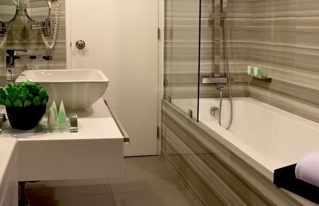 Astoria Plaza - Photo 8