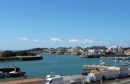 APPARTEMENT FACE au PORT et à L'OCEAN SAINT GILLES CROIX DE VIE WIFI BALCON PARKING PRIVE COUVERT - Photo 7