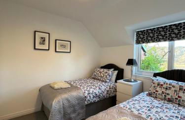 Stylish Highland Home - Photo 13