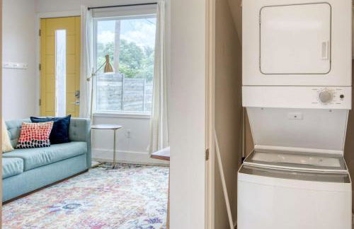 Conveniently Located Upstairs Deck BBQ - Foto 24