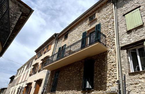 Appartement 56m2 avec balcon en coeur de village - Foto 2