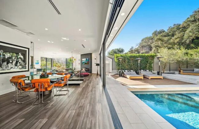 Willow Glen - Hollywood Hills Multi-level Villa With Theater & Pool - Photo 71