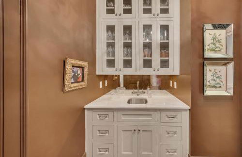 World Cup Luxury Estate Pool Gym Game Room - Foto 29