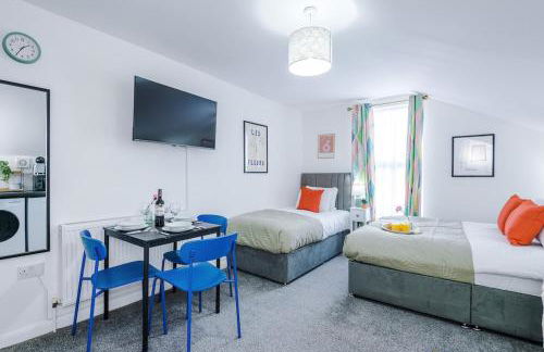 Jephsons Lodge Studio 9 - WiFi, 5 Mins Walk to Town Centre, Free Parking, Netflix, Prime & Disney - Foto 2