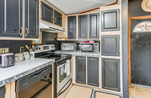 Fire Pit and Decks Creekside Cabin in Robbinsville - Foto 10