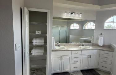 Villa Sunshine Elegant and Modern 4BR Pool House - Foto 12