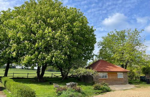 Motts Lodge - Photo 1