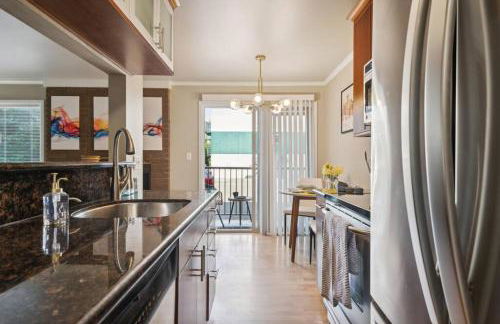 Vibrant 2bed Condo - Stroll to SEA Space Needle - Foto 53