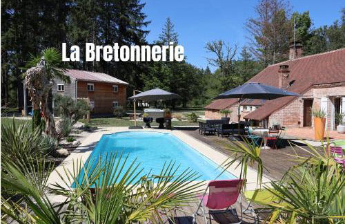 La Bretonnerie Luxury villa with pool & jacuzzi in a equestrian estate - Photo 1