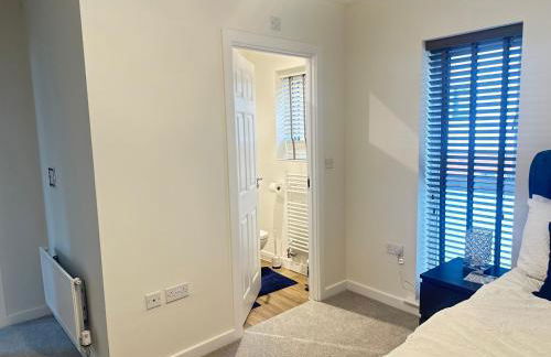 4 Bed House - Sleeps 7 - Pets - Parking - Wifi - Foto 17