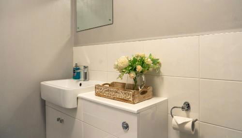 Nr WINDSOR stunning 1 bedroom self contained property in Burnham near Heathrow - Foto 4