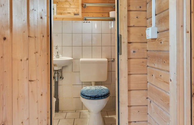 Charming Holiday Home With Private Garden - Photo 22