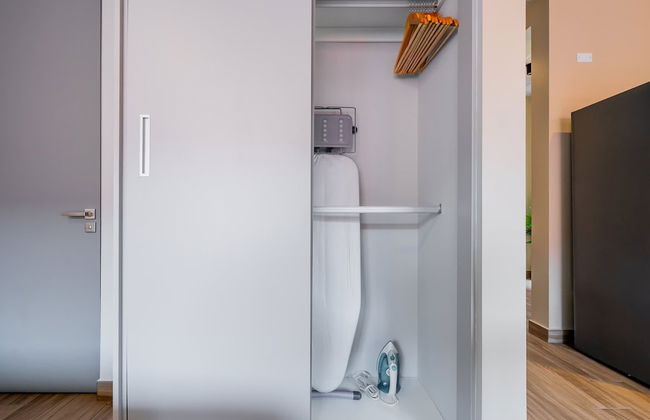 w Majestic 1BR w Great Pool in Centriqo - Foto 23