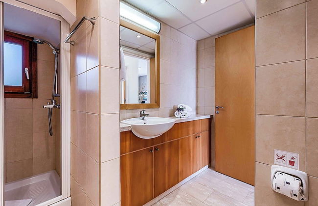 Aphrodite Hills Junior J032 - Photo 8