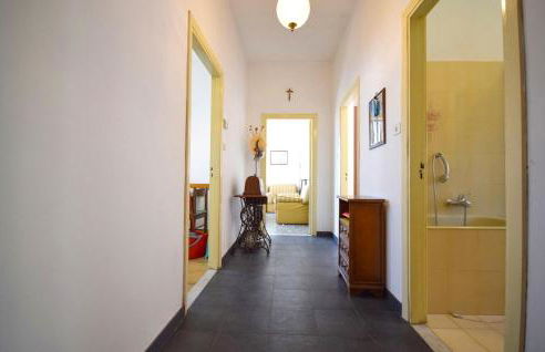 Stunning Apartment In Pietra Ligure - Foto 12