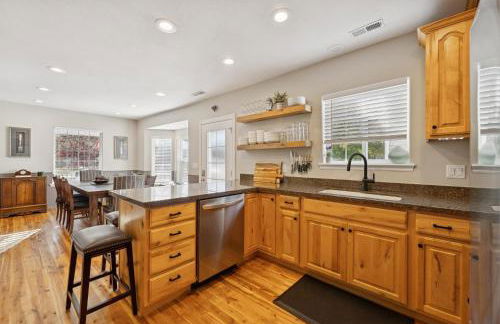 Creekside cutie 3br 2.5ba near skiing sleeps 8 - Foto 26