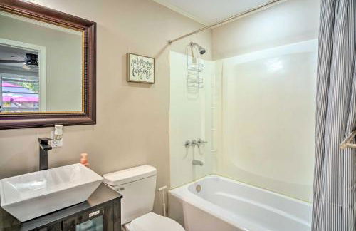 Blue Cottage in the Bayou with Private Yard! - Foto 18