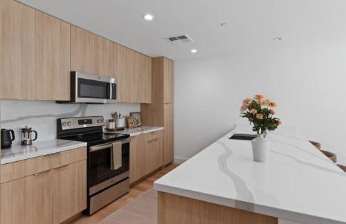 Luxurious 2BR Apartment in heart of Silicon Valley - Photo 2