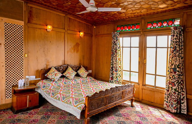 Golden Flower Heritage Houseboat - Foto 7