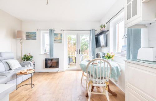 Sundowners panoramic views of countryside sea - Foto 6