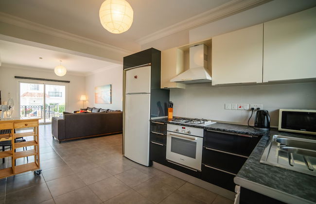 Sunny and Family Friendly Apartment Directly at the Pool - Foto 37