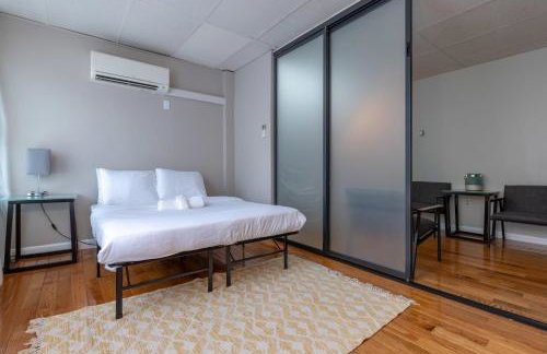 Central 3 Bed 1 Bath in Historic Building - Foto 16