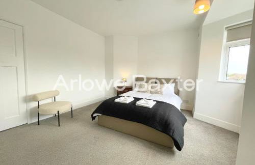 Stylish 3-Bedroom Garden Home, AC, Contractors and Families - Foto 14