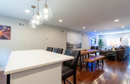 Stylish 3BR w Pool Table & Garage - Foto 10