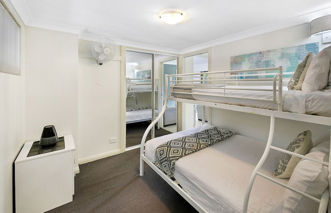 Smugglers on the Beach - Foto 4