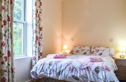 York Apartment - Photo 10