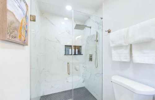 Island Oasis with Heated Pool Private Tiki Bar! - Foto 28