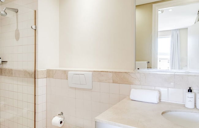 Simplistic Elegance at Altmore 203 - Photo 19