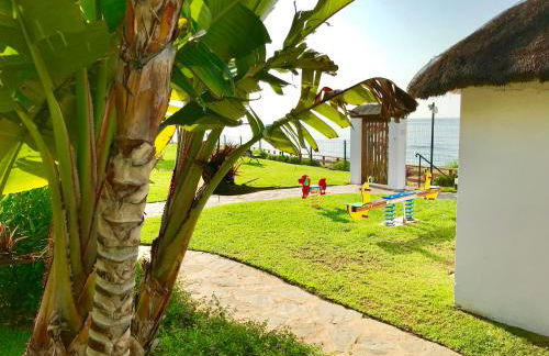 MI CAPRICHO, Beachfront, Grownfloor, Private Garden & Terrace - Photo 32