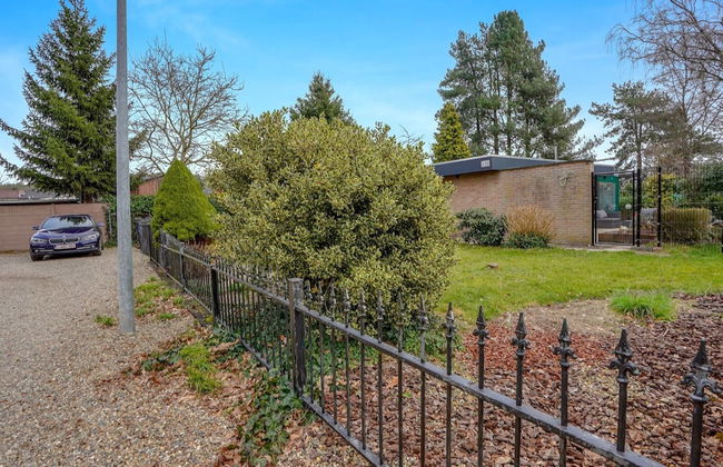 Bright Holiday Home in Lanaken near Lake with Garden - Foto 28