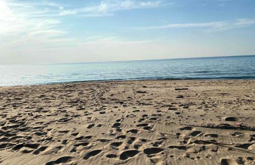 All the Waters Retro Home on Lake Michigan- Your Own PRIVATE BEACH - Foto 58