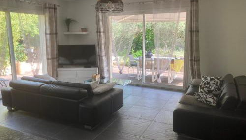 Villa récente avec piscine privée - Photo 4