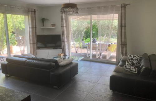 Villa récente avec piscine privée - Foto 4