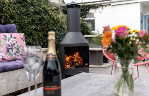 Stylish 2 bed pet-friendly coastal retreat - Foto 4