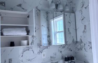 Luxury 3 BedRoom Apartment with Private Entrance plus Free Parking - Foto 6