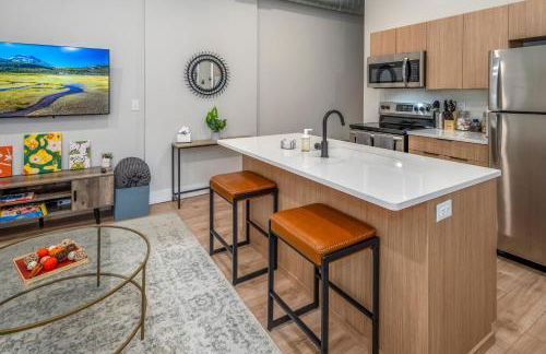 Prime OTR, 3 Lux Queen Beds, Two 55in TVs, Steps to TQL, Findlay Market, Light Rail, Fast Wifi - Foto 2