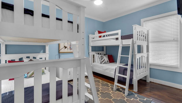 Spacious 3br, Dreamy Backyard, 2 Pools, 6-min Stroll to Beach - Foto 4, Habitación