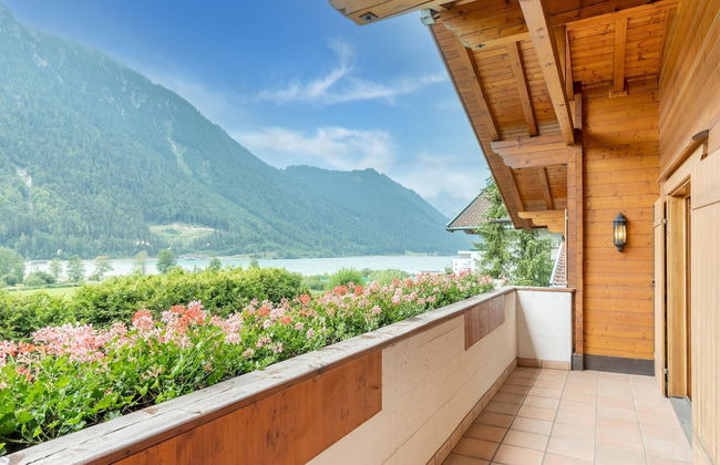 Charming Holiday Home in Maurach am Achensee - Foto 11