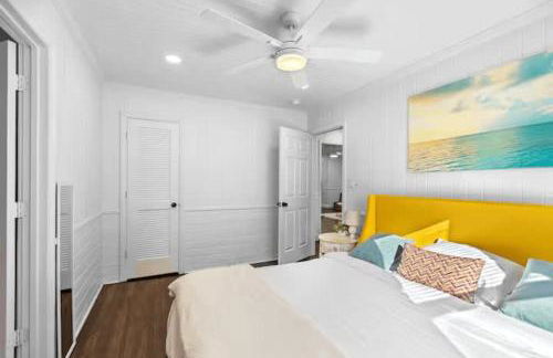 Chic Modern Cottage Near Downtown and Beaches Family - Photo 20