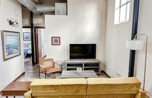 Sleepover 2BD 1BA Condos Downtown Springfield - Foto 76